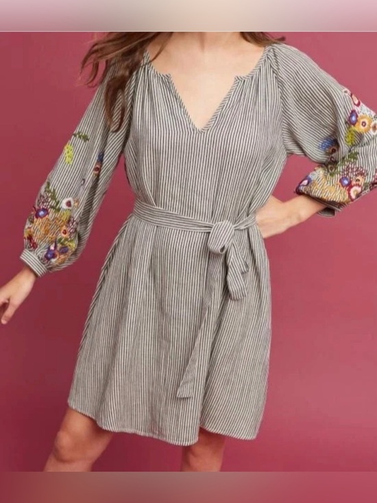 Anthropologie Dresses & Skirts - Feather Bone by Anthropologie Lindsey Striped Embroidered Floral Dress
Sz Small